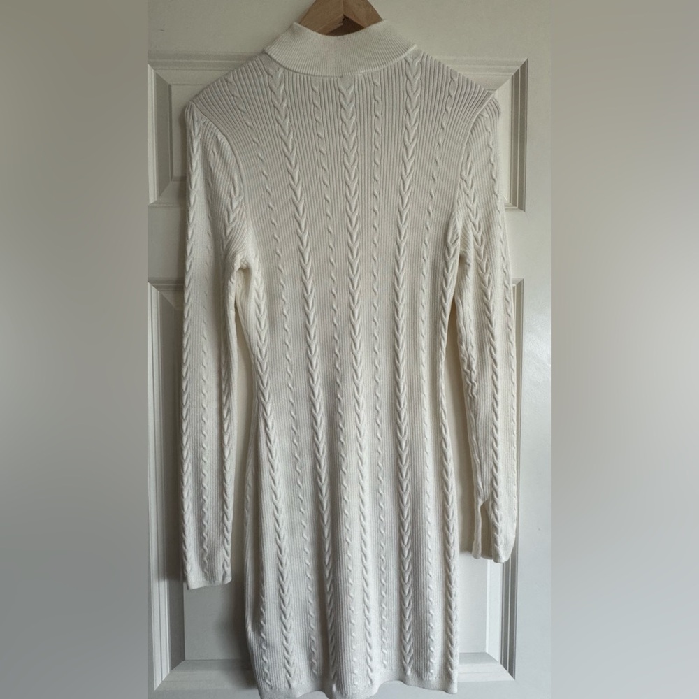 Abercrombie & Fitch Ivory Cable Knit Turtleneck Sweater